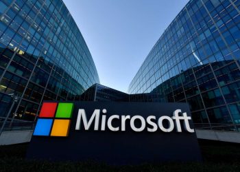 Azure depășește venituri anuale de 100 de miliarde de dolari