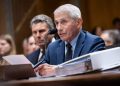 Fauci invocă de 15 ori al Cincilea Amendament