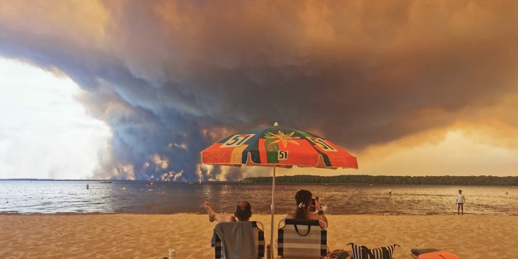 „Norii de foc” schimbă lupta cu incendiile din Franța