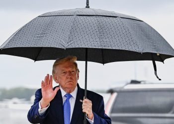 Trump anunță reluarea negocierilor SUA-Iran luni